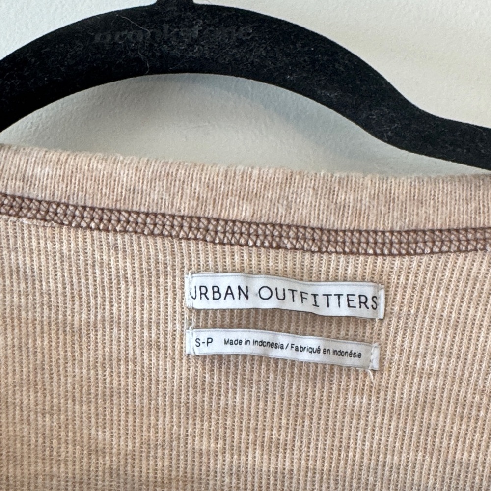 Urban Outfitters Tan Cropped Cardigan - Picture 4 of 4